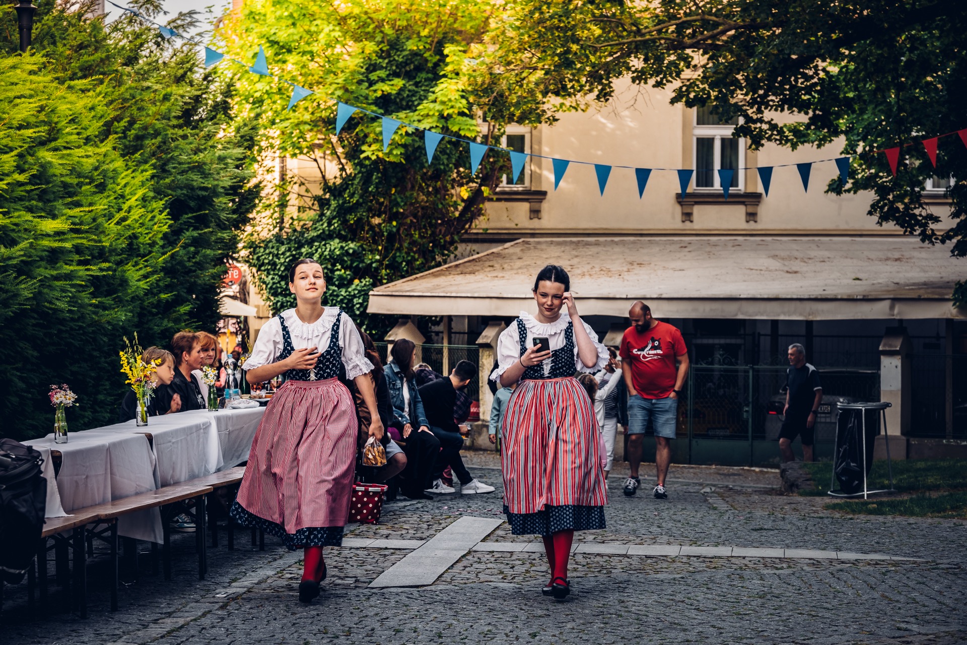 Fotografie 8 projektu Stoly nad soutokem/ Sousedská večeře na Mělníku